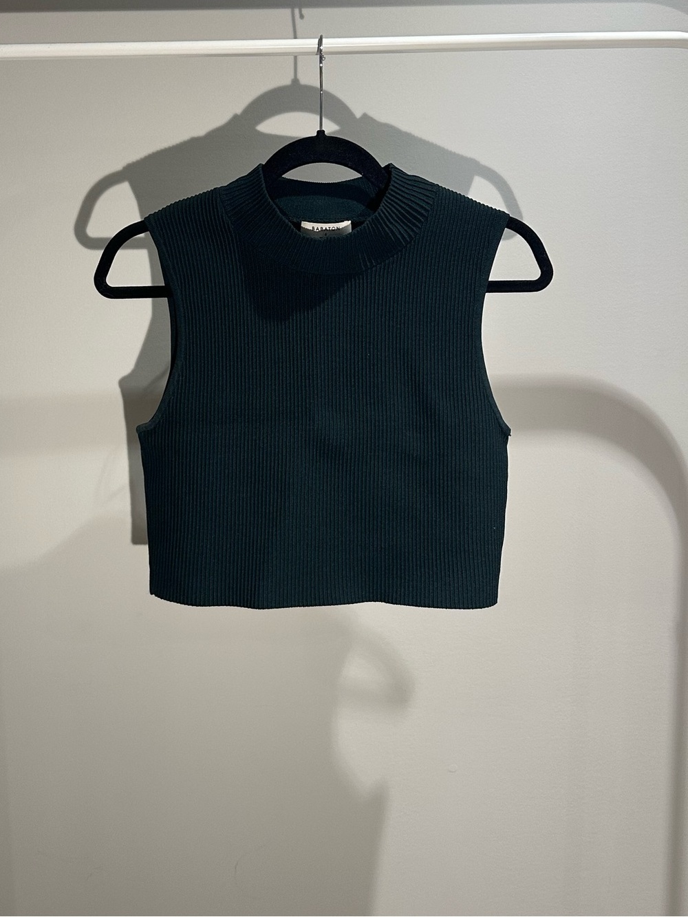 Babaton Ribbed Mock-Neck Crop Tank - Deep Green